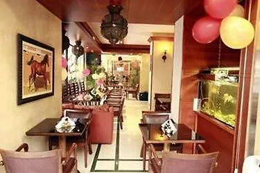 Duroy Hotel Beirut 4*,